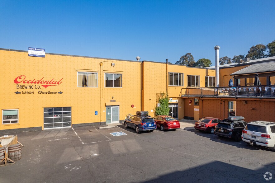 More Photos Of 6635 N Baltimore Ave, Portland Light Manufacturing For Lease