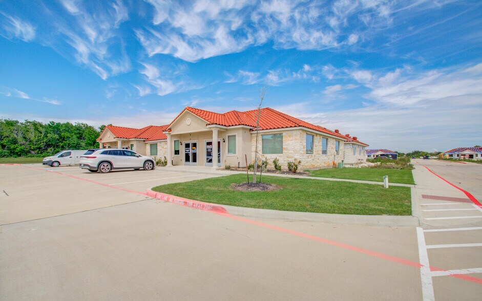 More Photos Of 2743 Smith Ranch Rd, Pearland Office For Sale