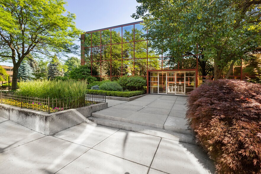 Primary Photo Of 11 Trafalgar Sq, Nashua Medical For Lease