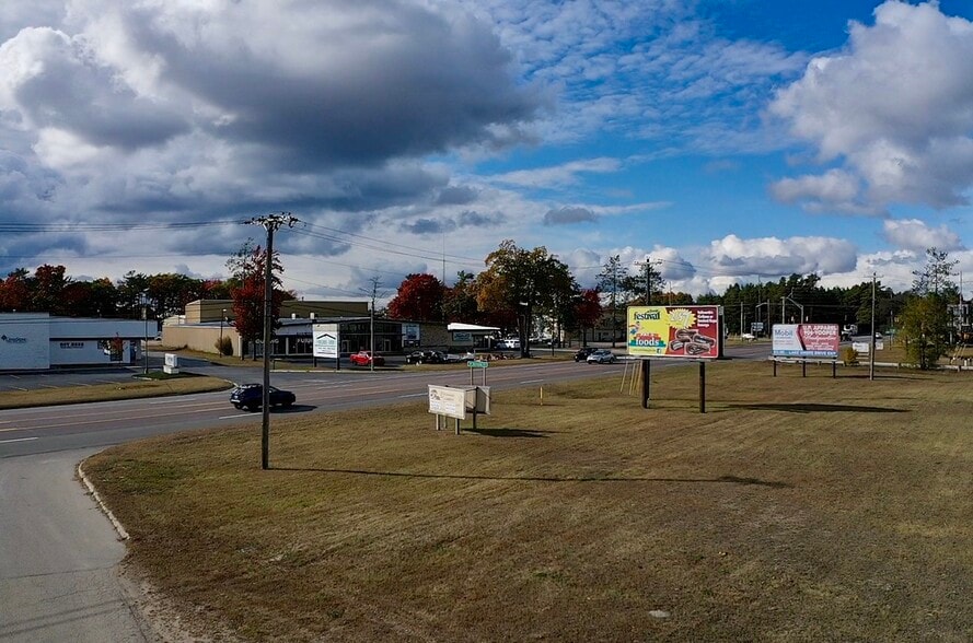 More Photos Of 1720 N Lincoln Rd, Escanaba Unknown For Lease