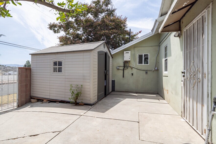 More Photos Of 6402 Graves Ave, Van Nuys Apartments For Sale