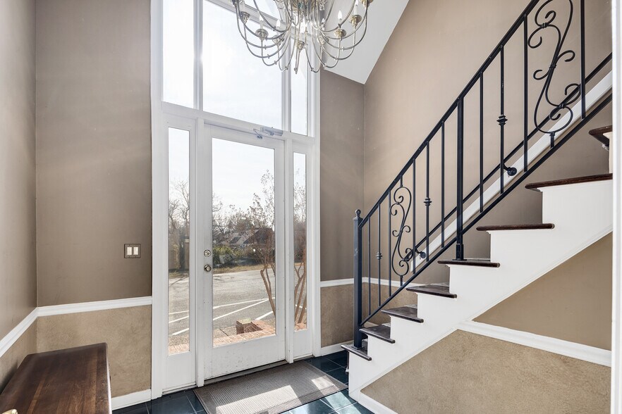 More Photos Of 6920 Oak Forest Dr, Olive Branch Loft Creative Space For Sale