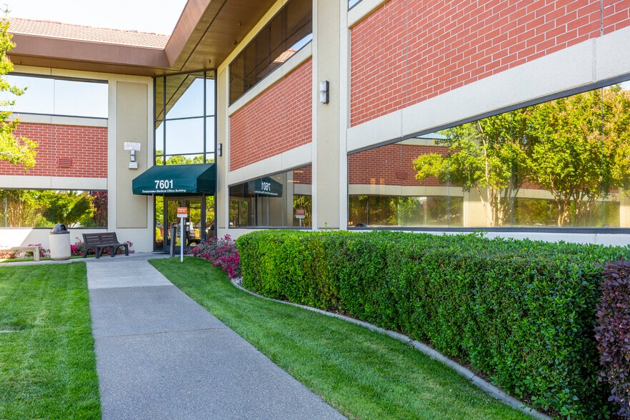 More Photos Of 7601 Hospital Dr, Sacramento Medical For Sale