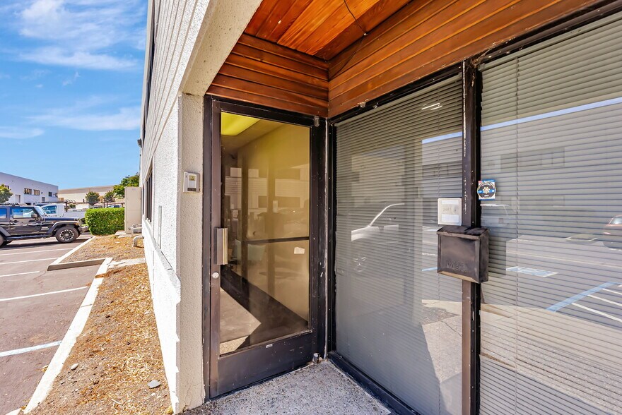 More Photos Of 2485 Technology Dr, Hayward Research And Development For Lease