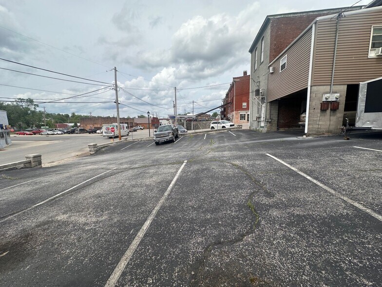 More Photos Of 62 Public Sq, Salem Storefront Retail Office For Sale