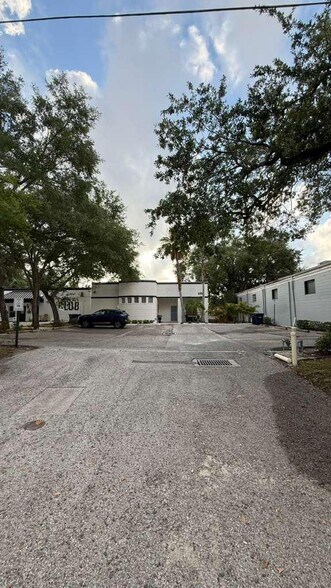 More Photos Of 608 S Tampania Ave, Tampa Medical For Lease