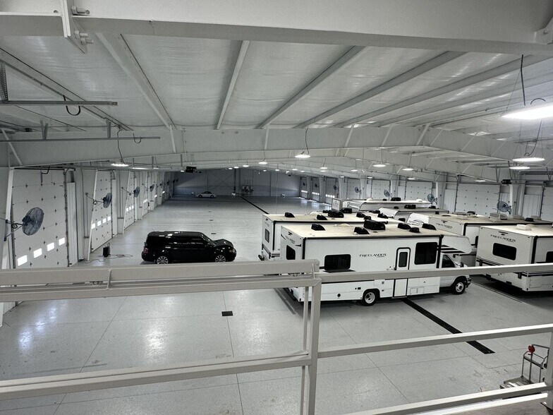 More Photos Of 16001 Boyle Lane, Evansville Warehouse For Lease