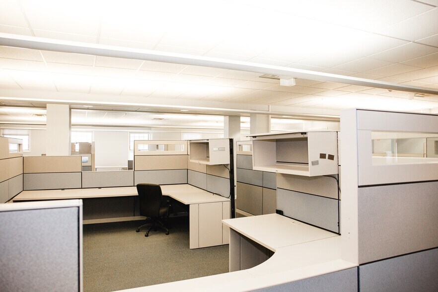 More Photos Of 64 South St, Auburn Office For Lease