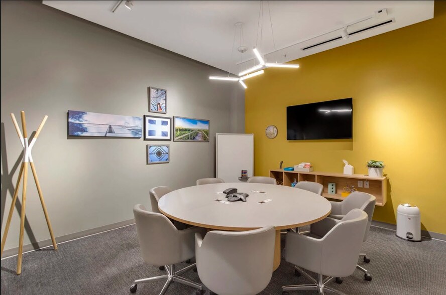 More Photos Of 2445 Augustine Dr, Santa Clara Office For Lease