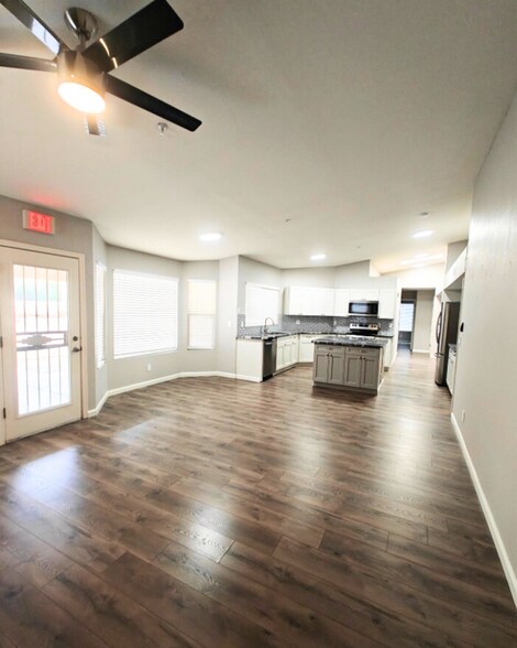 More Photos Of 4038 E Thistle Landing Dr, Phoenix Assisted Living For Lease