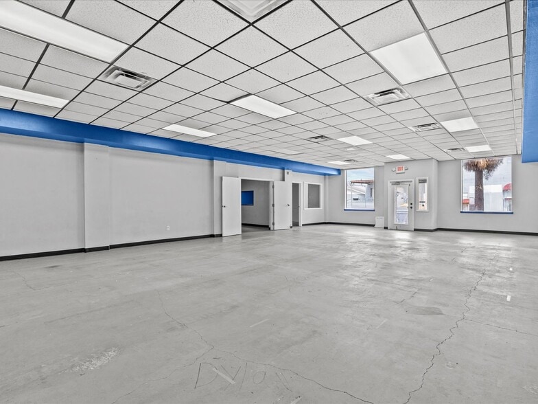 More Photos Of 61 W Central Ave, Lake Wales Flex For Sale