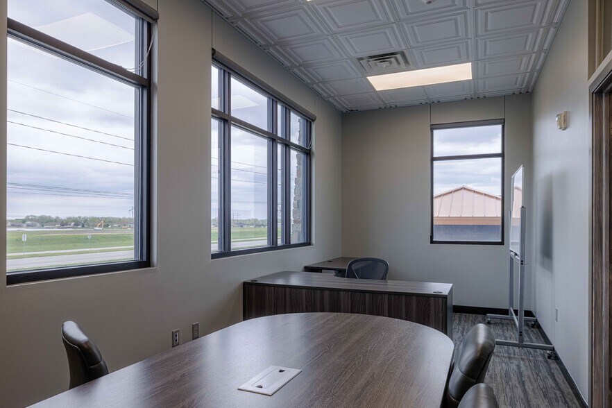 More Photos Of 4471 41st Ave, Columbus Office For Lease