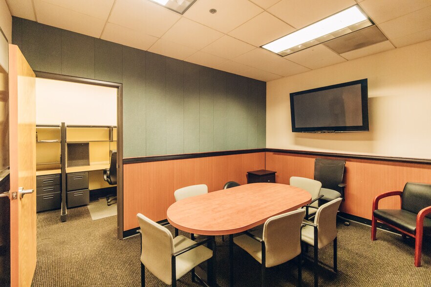 More Photos Of 2331 NW 23rd Ave, Portland Warehouse For Sale