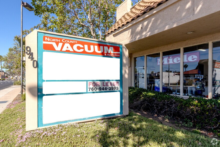 More Photos Of 940 E Valley Pky, Escondido General Retail For Lease