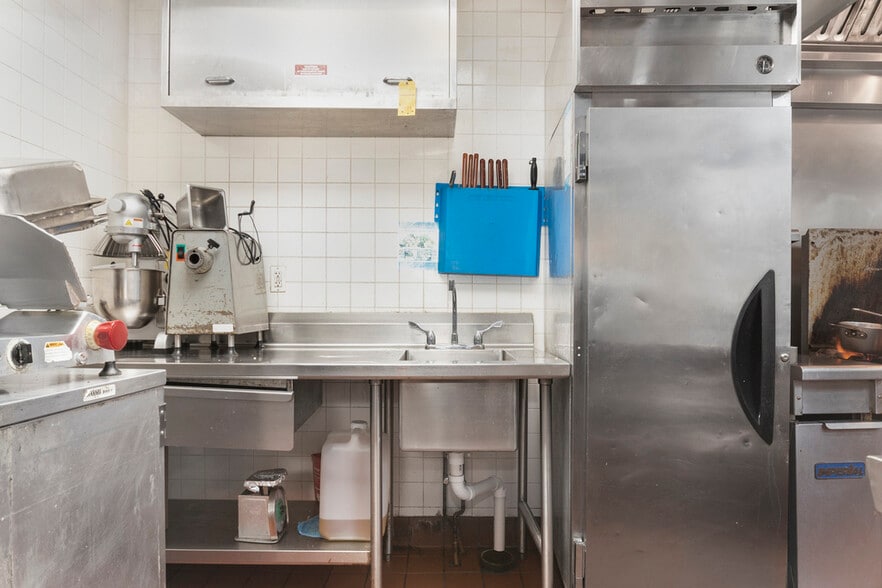 More Photos Of 1015 E Ogden Ave, Naperville Fast Food For Sale