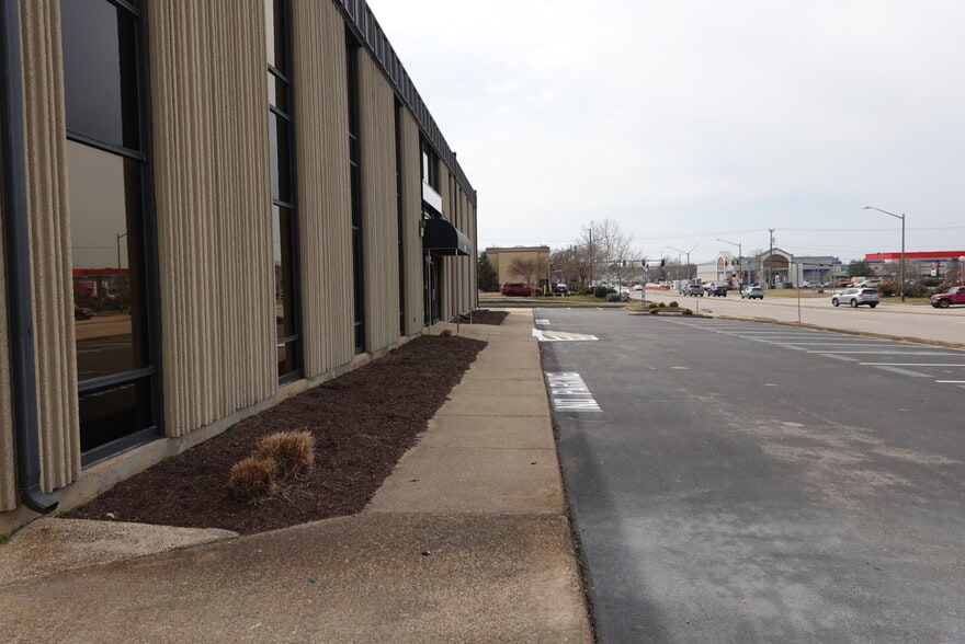 More Photos Of 4190 S Plaza Trl, Virginia Beach Office For Lease