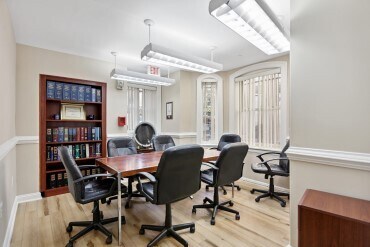 More Photos Of 1314 19th St NW, Washington Office For Sale