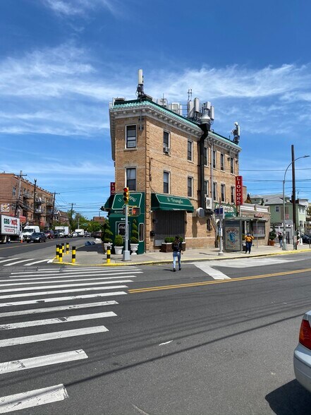 Primary Photo Of 4735 Junction Blvd, Corona Restaurant For Lease