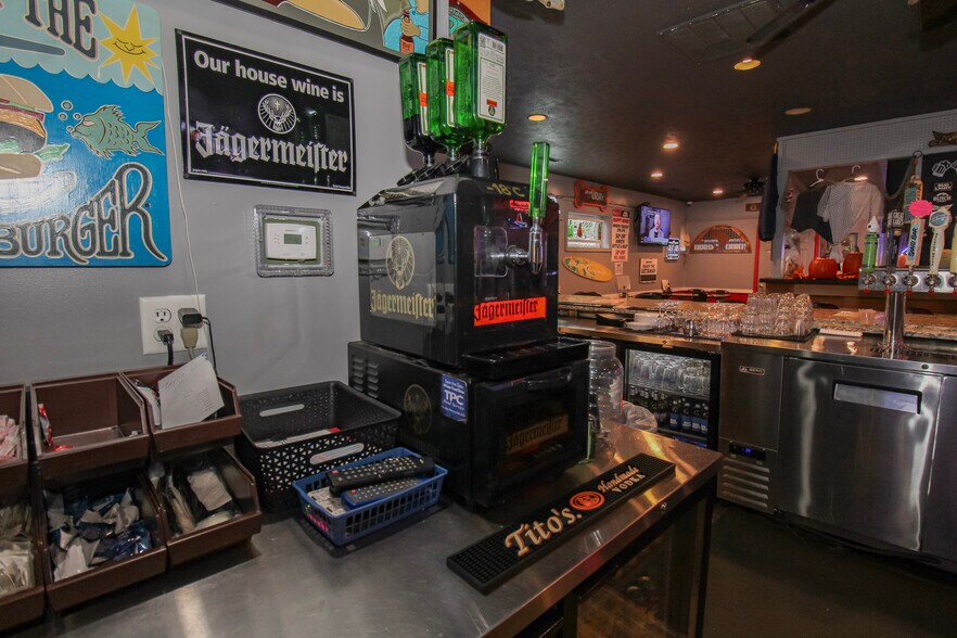 More Photos Of 54 McKinley St, Huron Bar For Sale