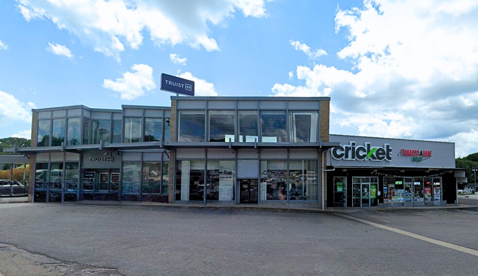 More Photos Of 7 Harman Ctr, Grafton General Retail For Lease
