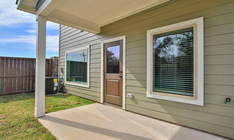 More Photos Of 14010 Longstreet rd, Willis Apartments For Sale