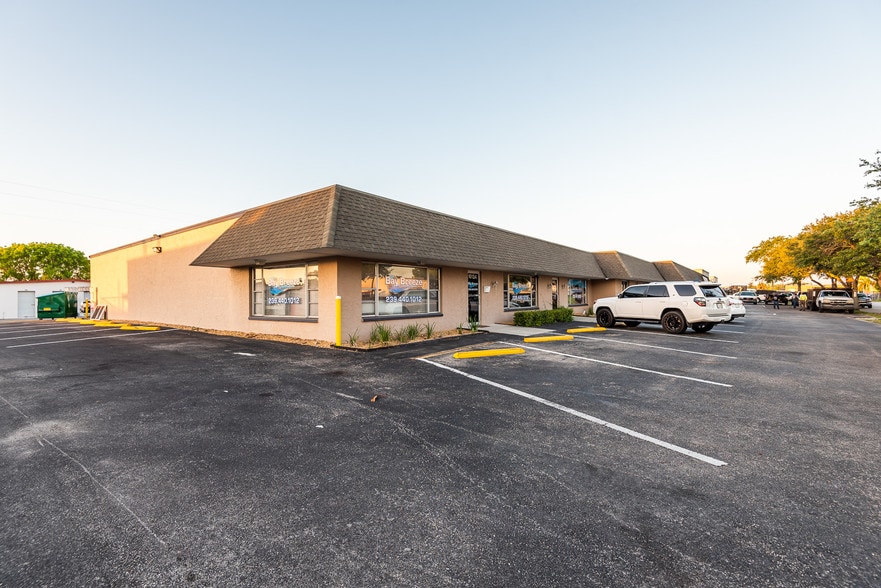 More Photos Of 1013-1017 SE 12th Ave, Cape Coral Industrial For Lease
