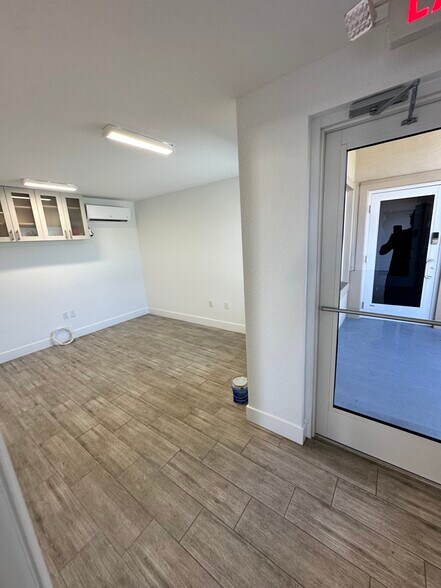 More Photos Of 2131-2141 SW Conant Ave Port, Port Saint Lucie Industrial For Lease