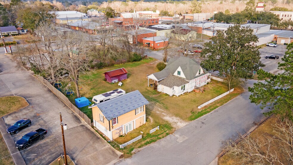 More Photos Of 304 W Wheat St, Woodville Specialty For Sale