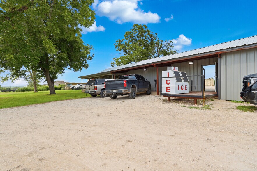 More Photos Of 1512 Posey Rd, San Marcos Office For Lease
