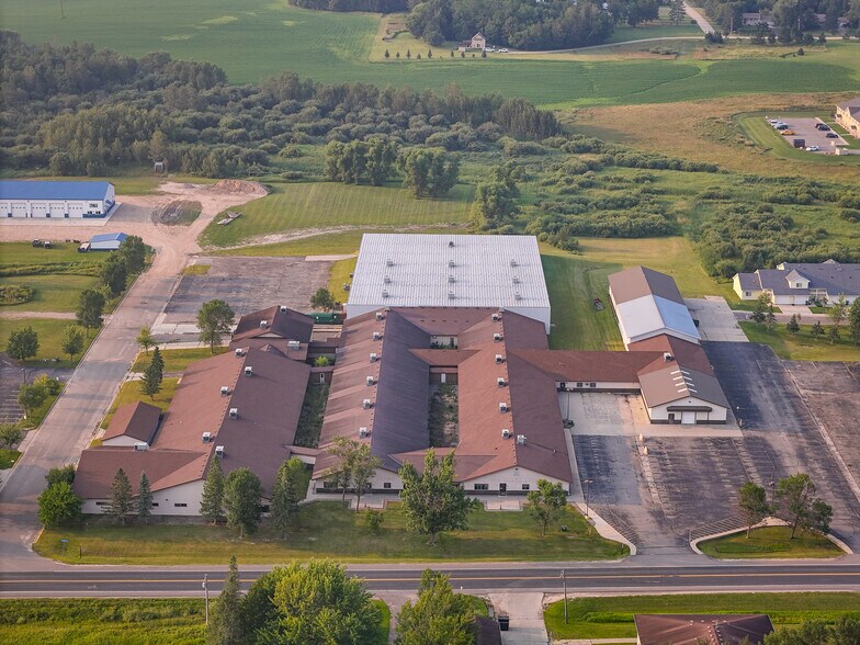 More Photos Of 348 Summit Ave W, Blackduck Manufacturing For Sale