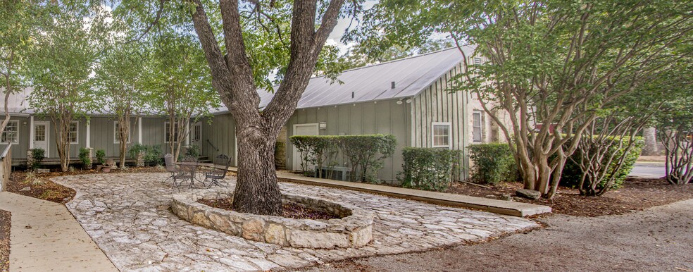 More Photos Of 512 E Blanco St, Boerne Office For Lease