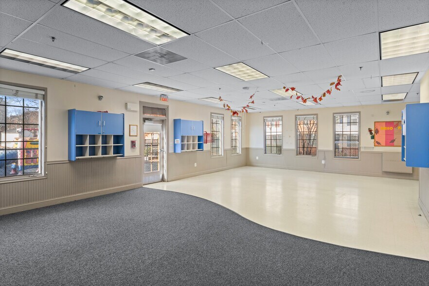 More Photos Of 42851 Smallwood Ter, Chantilly Daycare Center For Sale