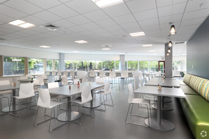 More Photos Of 10 Technology Park Dr, Westford Flex For Lease