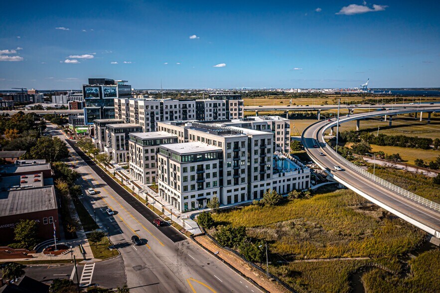 More Photos Of 838 Morrison Dr, Charleston Apartments For Lease