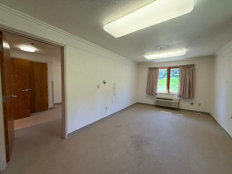 More Photos Of 702 Cedar Ave, Laurel Multifamily For Sale