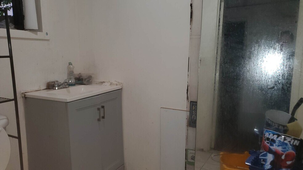 More Photos Of 1468 Myrtle Ave, Brooklyn Storefront Retail Residential For Lease