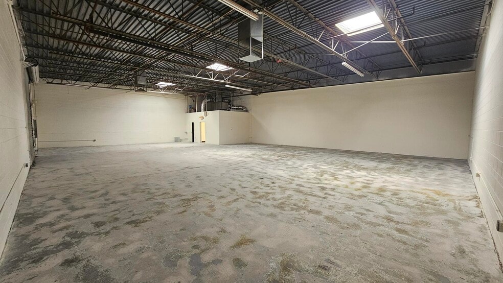More Photos Of 1060 N Eliseo Felix Jr Way, Avondale Warehouse For Lease