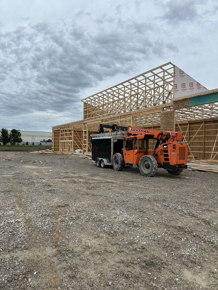 More Photos Of 22600 Stelfast Pkwy, Strongsville Flex For Lease