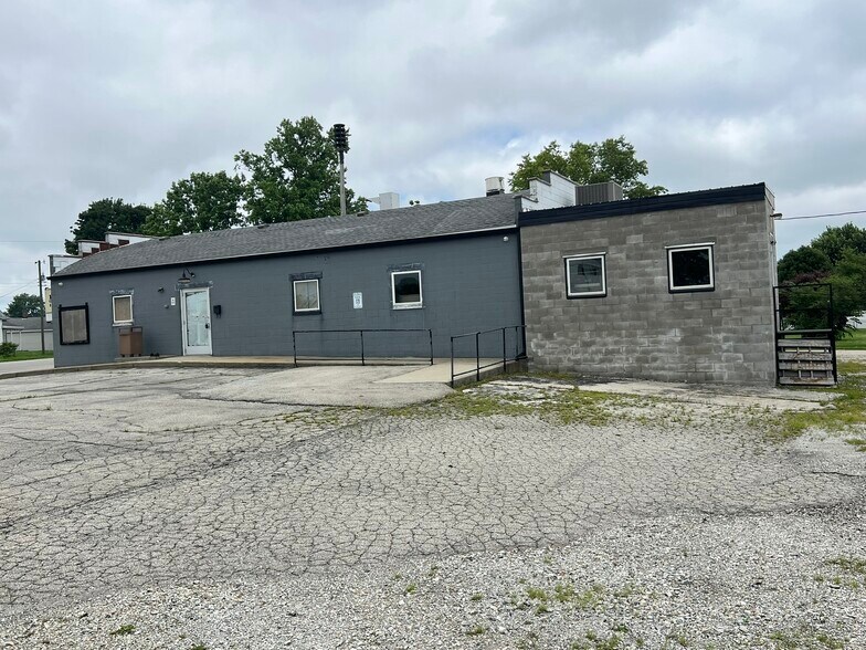 More Photos Of 720 S Broadway St, Greensburg Restaurant For Sale