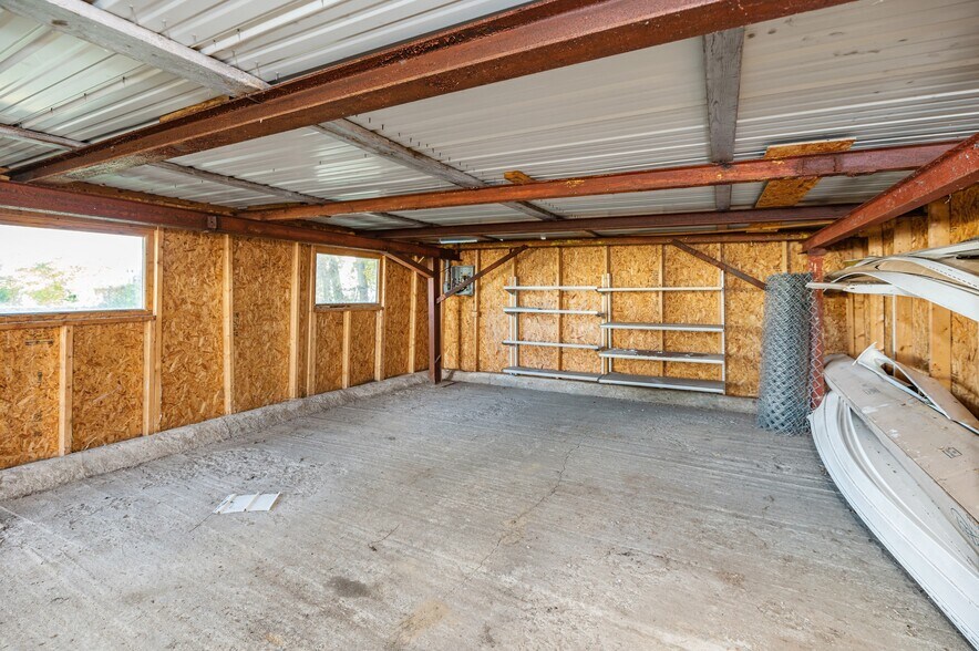 More Photos Of 3905 32nd St, Port Huron Truck Terminal For Sale