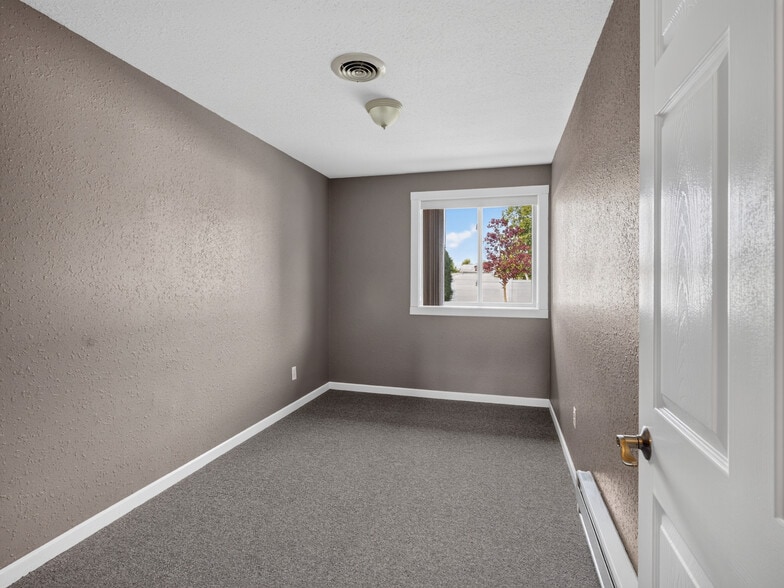 More Photos Of 200 S 4th St, Kawkawlin Assisted Living For Sale
