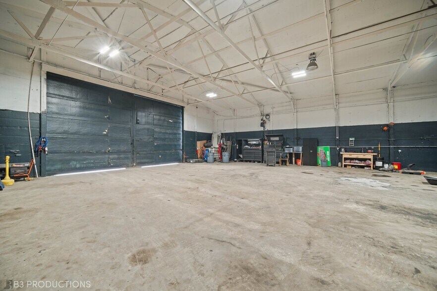 More Photos Of 1787 E Joe Orr Rd, Lynwood Warehouse For Sale