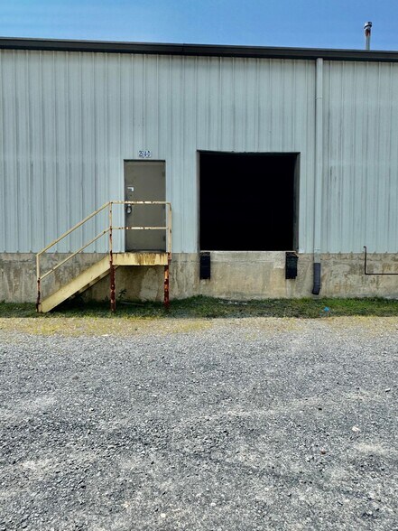 More Photos Of 2514 C-2514 E N Fayetteville St, Randleman Warehouse For Lease