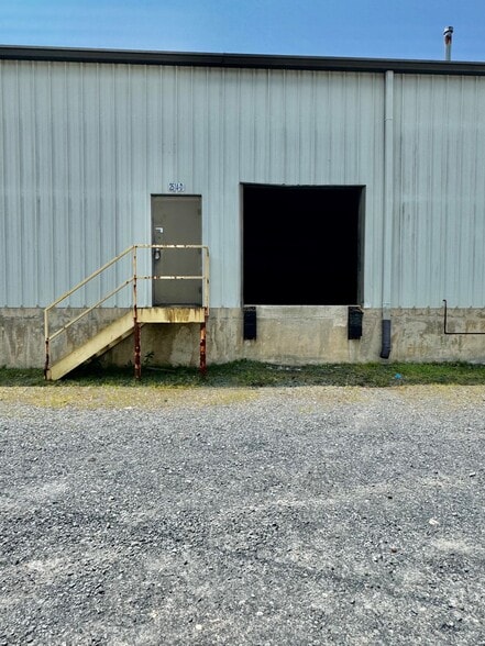 More Photos Of 2514 C-2514 E N Fayetteville St, Randleman Warehouse For Lease