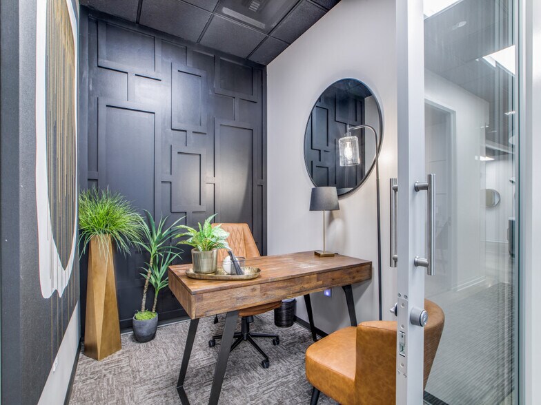 More Photos Of 1000 Main St, Houston Coworking Space