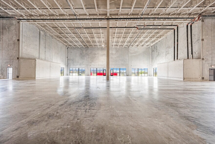 More Photos Of 14101 NW 112th Ave, Hialeah Gardens Warehouse For Lease
