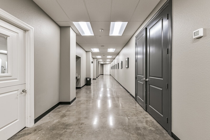 More Photos Of 1222 W Main St, Tomball Religious Facility For Sale