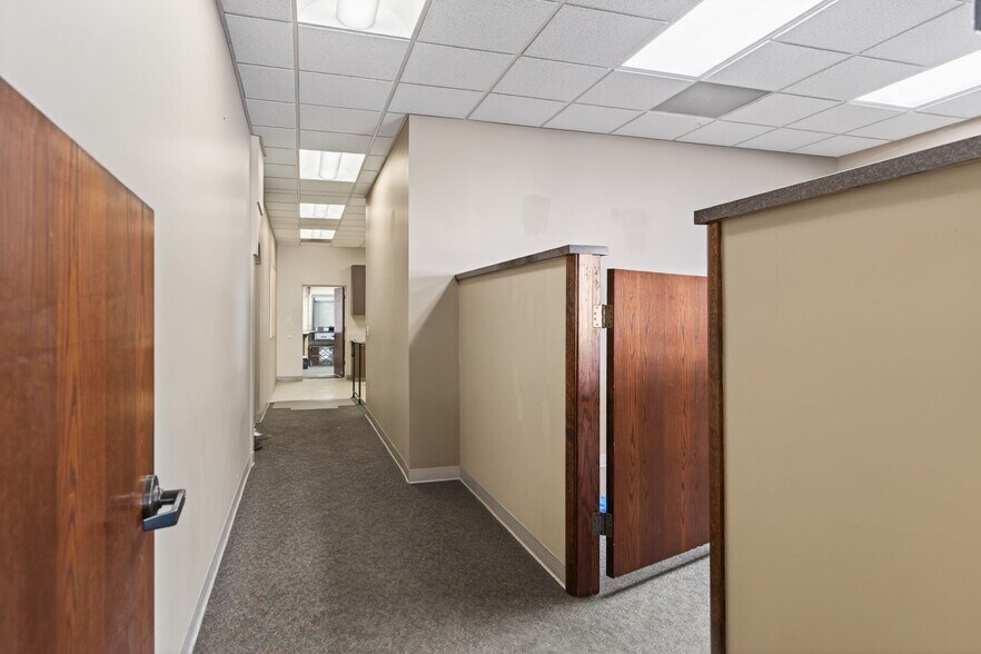 More Photos Of 948 E Main St, Santa Paula Bank For Sale