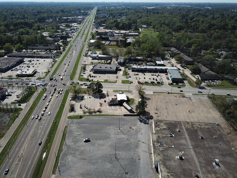 More Photos Of 11311 Florida Blvd, Baton Rouge Bank For Sale