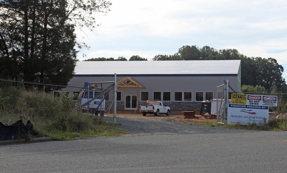 More Photos Of 2003 Willow Spring Ln, Burlington Warehouse For Sale